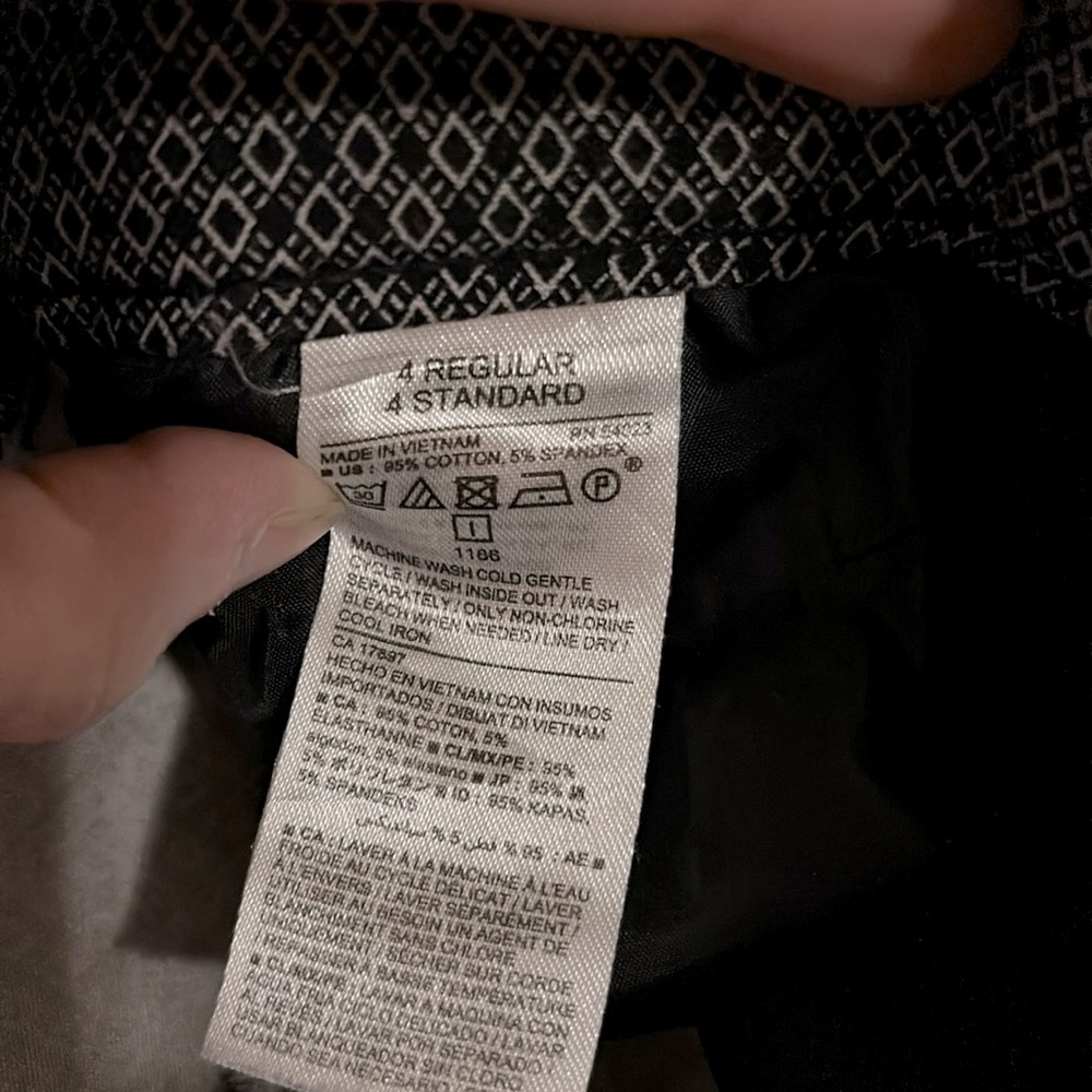 Old Navy diamond print Pixie pant size 4 - Picture 8 of 8